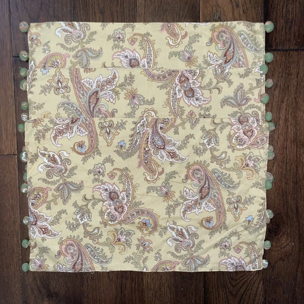 Pier One Imports Paisley Yellow Green Cottage Placemats (3)